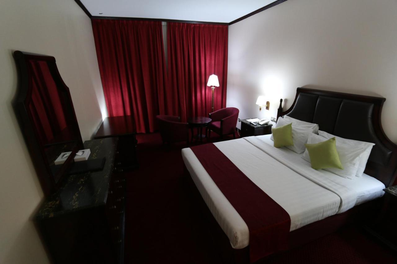 Grand Mayfair Hotel Dubai Esterno foto
