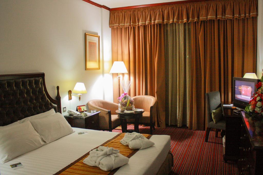 Grand Mayfair Hotel Dubai Esterno foto